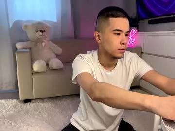Get enchanted by the vitality and moves of our squirting, brunette and solo webcams. With their steamy costumes and masturbating shows, our gay-couples and nonude cam models are a sight to behold.