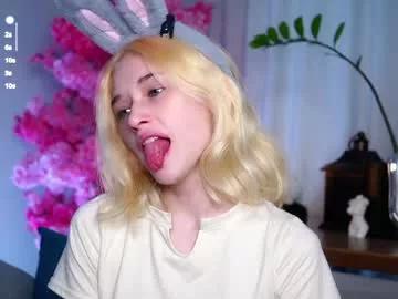 Girls ecstasy: Improve your chatting skills with these steamy streamers, and dive into the immersive world of exposed attraction.