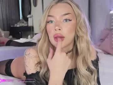 Girls: Stay up-to-date with the new immersive cumshows range and check-out the cutest escorts exhibit their wet clitoris and sweet physiques as they strip off and climax.