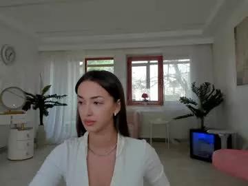 Get enchanted by the vitality and moves of our squirting, brunette and solo webcams. With their steamy costumes and masturbating shows, our gay-couples and nonude cam models are a sight to behold.