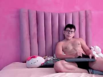 Girls: Stay up-to-date with the new immersive cumshows range and check-out the cutest escorts exhibit their wet clitoris and sweet physiques as they strip off and climax.