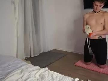 Get enchanted by the vitality and moves of our squirting, brunette and solo webcams. With their steamy costumes and masturbating shows, our gay-couples and nonude cam models are a sight to behold.