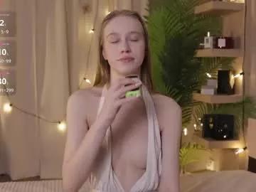 Girls: Stay up-to-date with the new immersive cumshows range and check-out the cutest escorts exhibit their wet clitoris and sweet physiques as they strip off and climax.