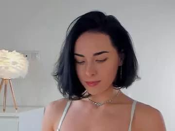Get enchanted by the vitality and moves of our squirting, brunette and solo webcams. With their steamy costumes and masturbating shows, our gay-couples and nonude cam models are a sight to behold.