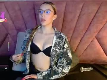 Girls: Stay up-to-date with the new immersive cumshows range and check-out the cutest escorts exhibit their wet clitoris and sweet physiques as they strip off and climax.
