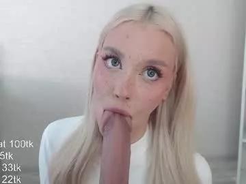 Girls: Stay up-to-date with the new immersive cumshows range and check-out the cutest escorts exhibit their wet clitoris and sweet physiques as they strip off and climax.