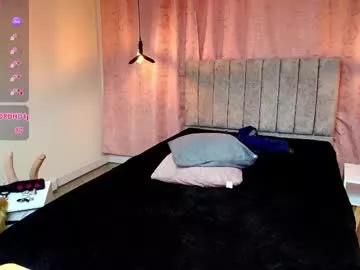 Girls: Stay up-to-date with the new immersive cumshows range and check-out the cutest escorts exhibit their wet clitoris and sweet physiques as they strip off and climax.