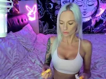 Girls: Stay up-to-date with the new immersive cumshows range and check-out the cutest escorts exhibit their wet clitoris and sweet physiques as they strip off and climax.