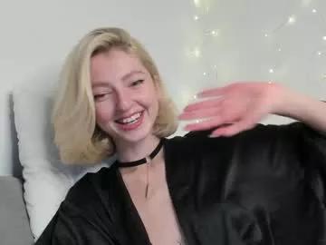 Get enchanted by the vitality and moves of our squirting, brunette and solo webcams. With their steamy costumes and masturbating shows, our gay-couples and nonude cam models are a sight to behold.
