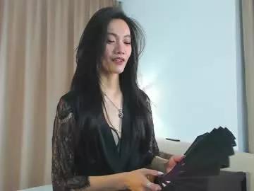 Get enchanted by the vitality and moves of our squirting, brunette and solo webcams. With their steamy costumes and masturbating shows, our gay-couples and nonude cam models are a sight to behold.