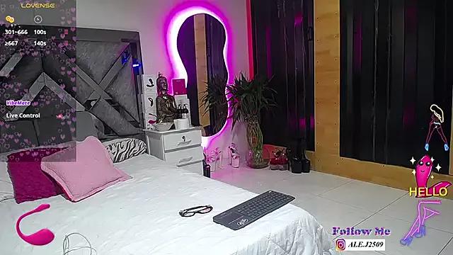 Photos of Ale_250900 from StripChat is Freechat