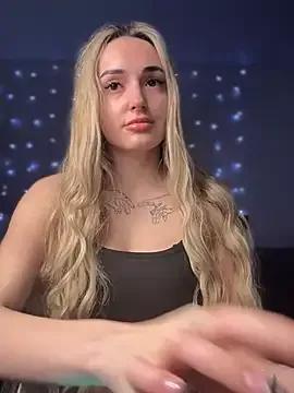 alicebedroom from StripChat is Freechat