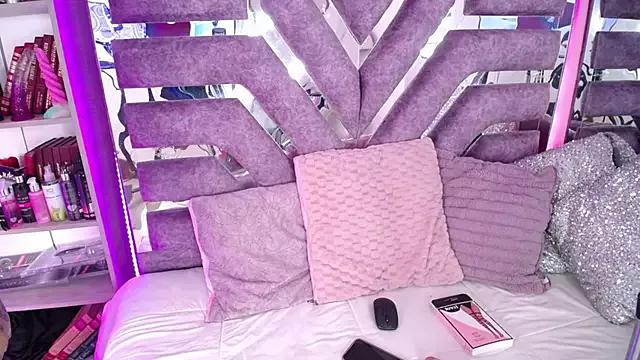 Girls: Stay up-to-date with the new immersive cumshows range and check-out the cutest escorts exhibit their wet clitoris and sweet physiques as they strip off and climax.