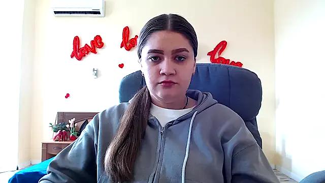 Alinka-hottie from StripChat is Freechat