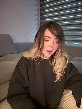 Get enchanted by the vitality and moves of our squirting, brunette and solo webcams. With their steamy costumes and masturbating shows, our gay-couples and nonude cam models are a sight to behold.