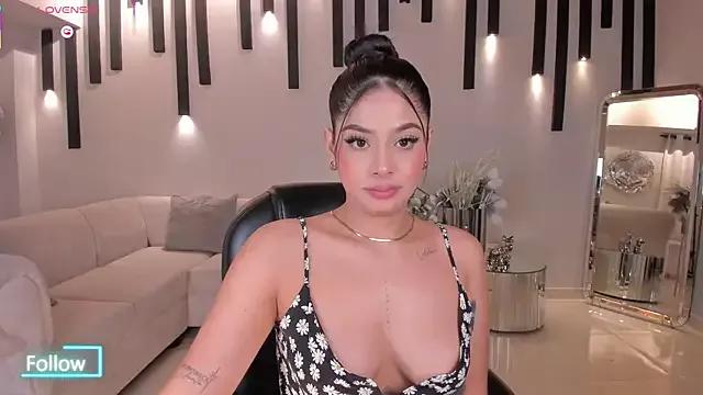 AlyssaDean from StripChat is Freechat