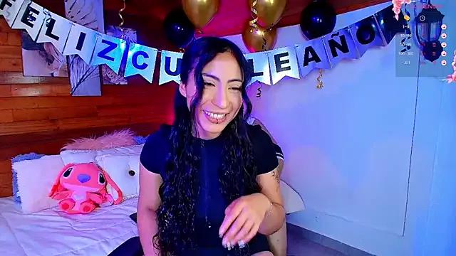 amber_curly from StripChat is Freechat