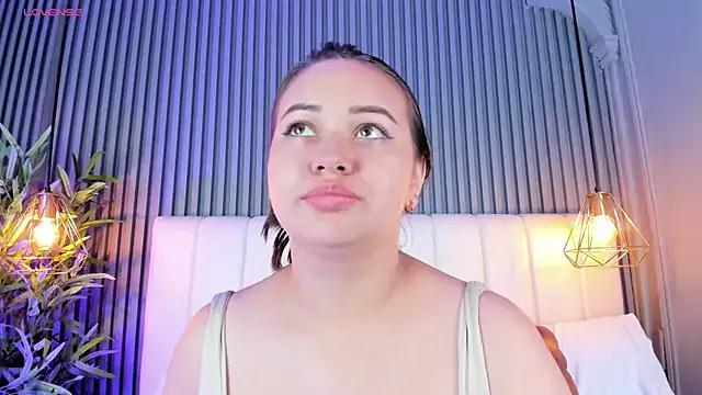 AnaisClark from StripChat is Freechat