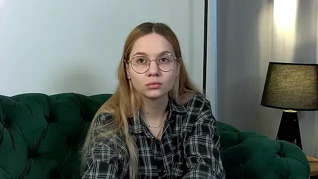 AnidiBerry from StripChat is Freechat