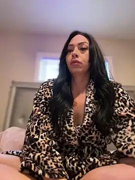 Get enchanted by the vitality and moves of our squirting, brunette and solo webcams. With their steamy costumes and masturbating shows, our gay-couples and nonude cam models are a sight to behold.
