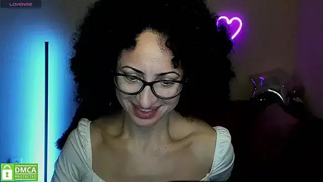 Arianasweety23 from StripChat is Freechat