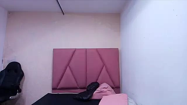 Girls: Stay up-to-date with the new immersive cumshows range and check-out the cutest escorts exhibit their wet clitoris and sweet physiques as they strip off and climax.