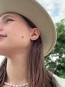 Photos of ArtistAnn from StripChat is Freechat