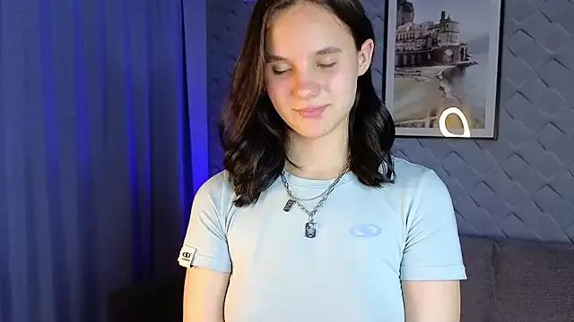 AshleyTunes from StripChat is Freechat