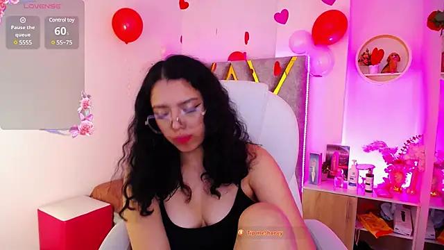Girls: Stay up-to-date with the new immersive cumshows range and check-out the cutest escorts exhibit their wet clitoris and sweet physiques as they strip off and climax.