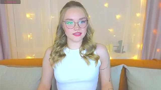Girls: Stay up-to-date with the new immersive cumshows range and check-out the cutest escorts exhibit their wet clitoris and sweet physiques as they strip off and climax.