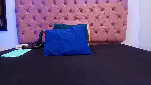 Girls: Stay up-to-date with the new immersive cumshows range and check-out the cutest escorts exhibit their wet clitoris and sweet physiques as they strip off and climax.