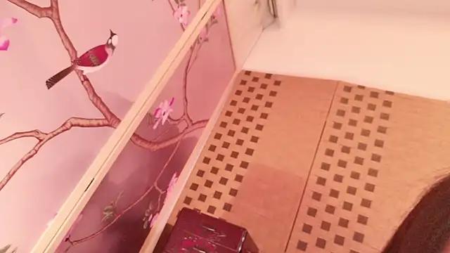 Get enchanted by the vitality and moves of our squirting, brunette and solo webcams. With their steamy costumes and masturbating shows, our gay-couples and nonude cam models are a sight to behold.