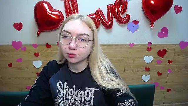 Girls ecstasy: Improve your chatting skills with these steamy streamers, and dive into the immersive world of exposed attraction.