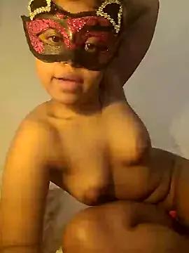 Bella_Luna18 from StripChat is Freechat