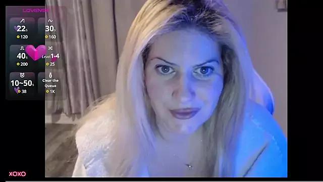 BellaStar84 from StripChat is Freechat