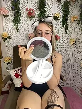 Photos of Branquinha_12 from StripChat is Freechat