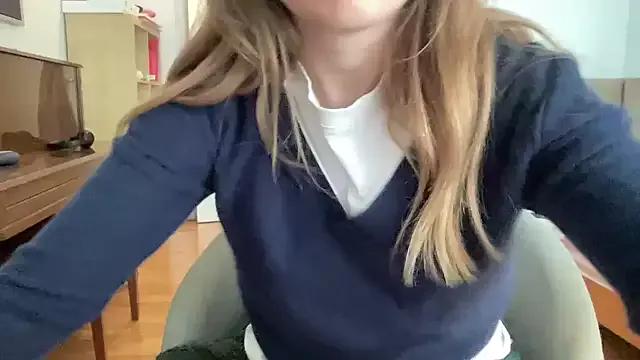 Photos of brattybrattty from StripChat is Freechat