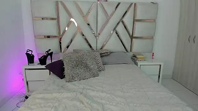 Camila_rehabx from StripChat is Freechat