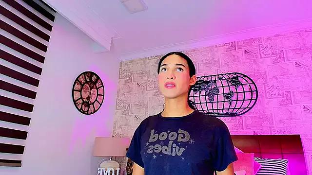 Chloe_Adamss_ from StripChat is Freechat