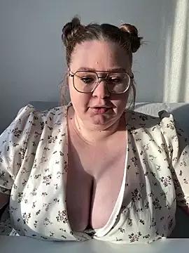 Girls: Stay up-to-date with the new immersive cumshows range and check-out the cutest escorts exhibit their wet clitoris and sweet physiques as they strip off and climax.