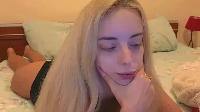 ChristiHanson from StripChat is Freechat