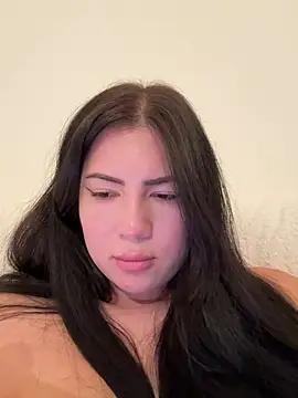 Get enchanted by the vitality and moves of our squirting, brunette and solo webcams. With their steamy costumes and masturbating shows, our gay-couples and nonude cam models are a sight to behold.