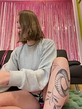 Get enchanted by the vitality and moves of our squirting, brunette and solo webcams. With their steamy costumes and masturbating shows, our gay-couples and nonude cam models are a sight to behold.