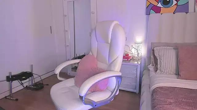 Girls: Stay up-to-date with the new immersive cumshows range and check-out the cutest escorts exhibit their wet clitoris and sweet physiques as they strip off and climax.