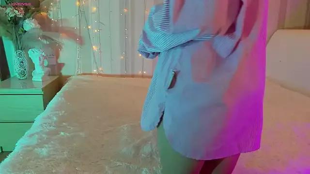 Girls: Stay up-to-date with the new immersive cumshows range and check-out the cutest escorts exhibit their wet clitoris and sweet physiques as they strip off and climax.