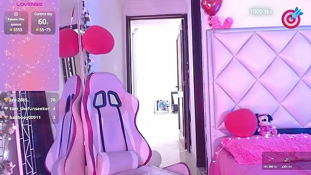 Girls: Stay up-to-date with the new immersive cumshows range and check-out the cutest escorts exhibit their wet clitoris and sweet physiques as they strip off and climax.