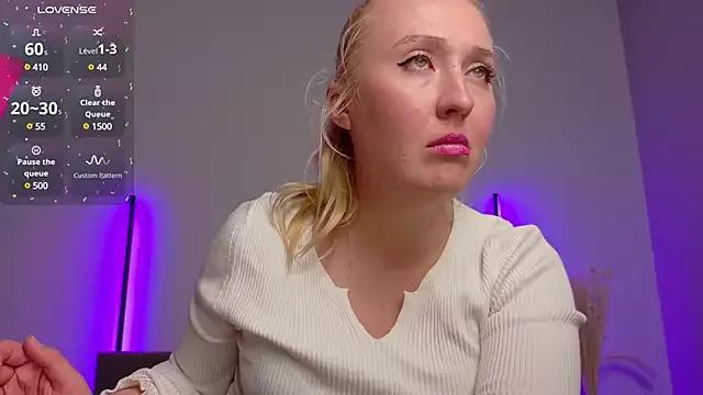 Debora_WebStar from StripChat is Freechat