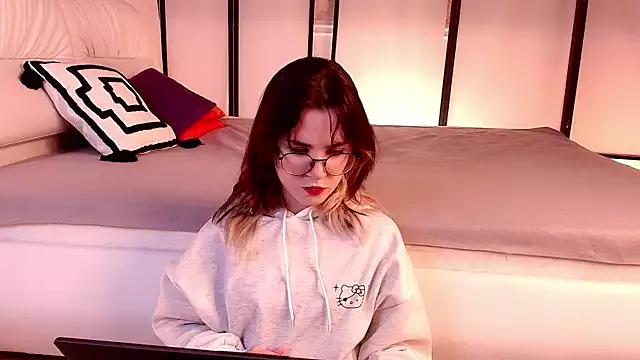 DianneKinly from StripChat is Freechat