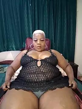 dirasweetlipsxx from StripChat is Freechat