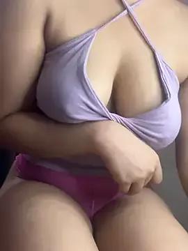 Get enchanted by the vitality and moves of our squirting, brunette and solo webcams. With their steamy costumes and masturbating shows, our gay-couples and nonude cam models are a sight to behold.